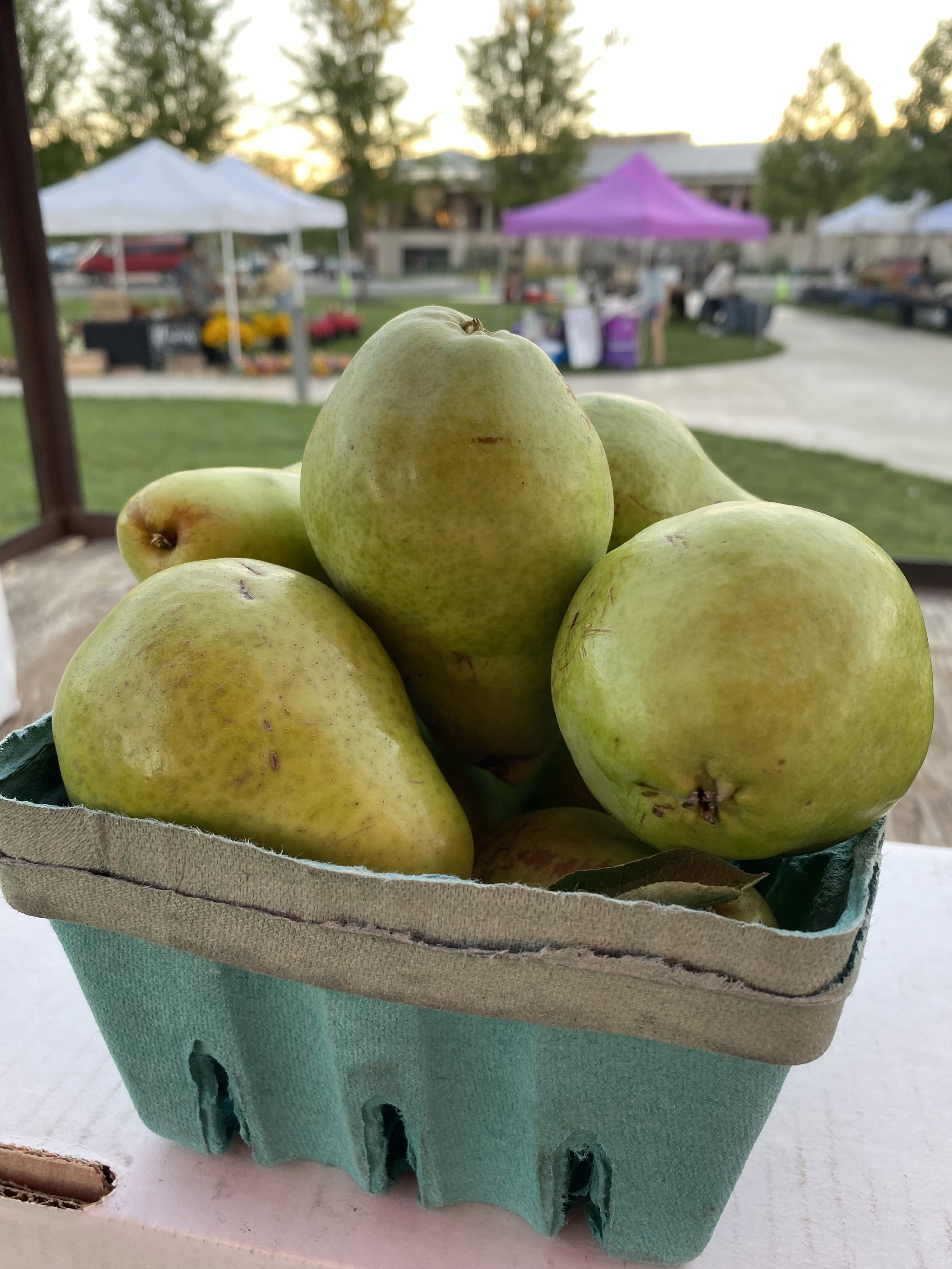 Summer Farmers' Market Pick: Bartlett Pears